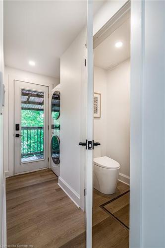 268 Hunter Street W, Hamilton, ON - Indoor Photo Showing Bathroom