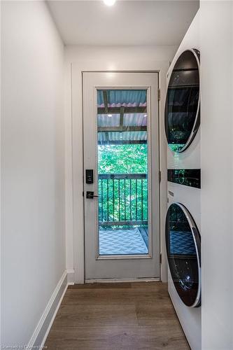 268 Hunter Street W, Hamilton, ON - Indoor Photo Showing Laundry Room