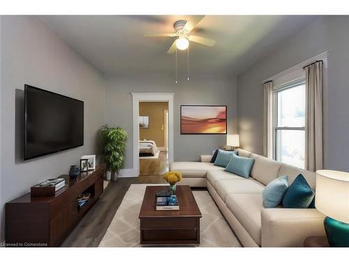 105 Catharine Avenue, Brantford, ON - Indoor Photo Showing Living Room