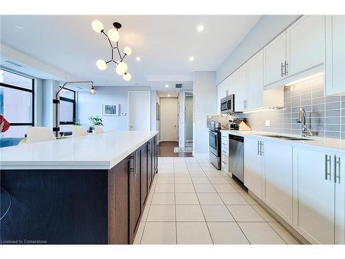 912-112 King Street E, Hamilton, ON - Indoor Photo Showing Kitchen With Upgraded Kitchen