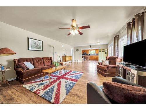 1586 Concession 6 Walpole Road, Jarvis, ON - Indoor Photo Showing Living Room