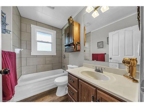 1419 Norfolk County 19 Road, Norfolk County, ON - Indoor Photo Showing Bathroom