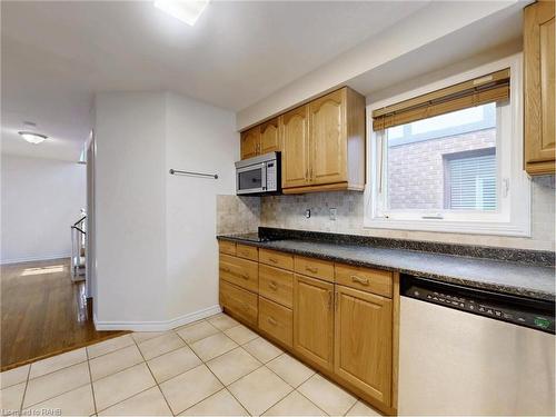 2192 Margot Street, Oakville, ON - Indoor Photo Showing Kitchen