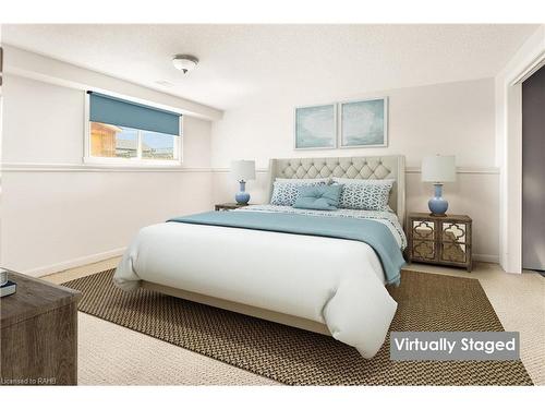 368 Station Street, West Lincoln, ON - Indoor Photo Showing Bedroom