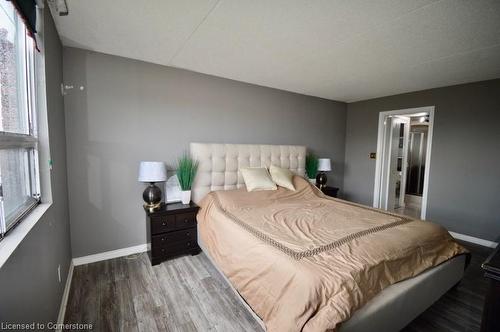 704-99 Donn Avenue, Stoney Creek, ON - Indoor Photo Showing Bedroom