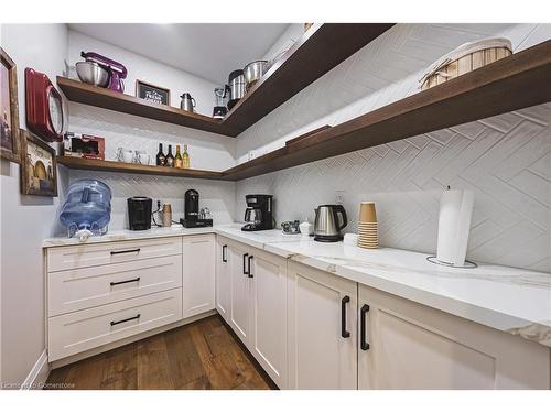 11 Cockshutt Road, Brantford, ON - Indoor Photo Showing Kitchen