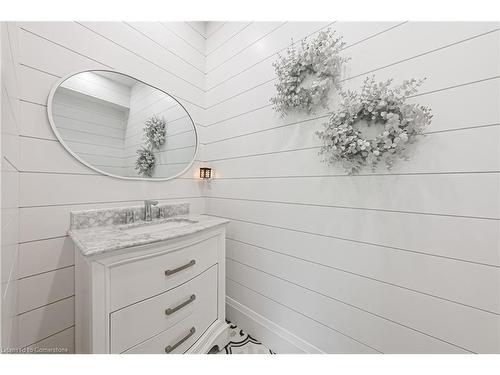 11 Cockshutt Road, Brantford, ON - Indoor Photo Showing Bathroom