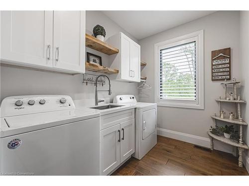 11 Cockshutt Road, Brantford, ON - Indoor Photo Showing Laundry Room