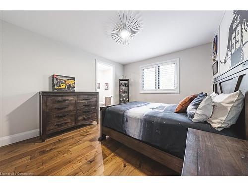 11 Cockshutt Road, Brantford, ON - Indoor Photo Showing Bedroom