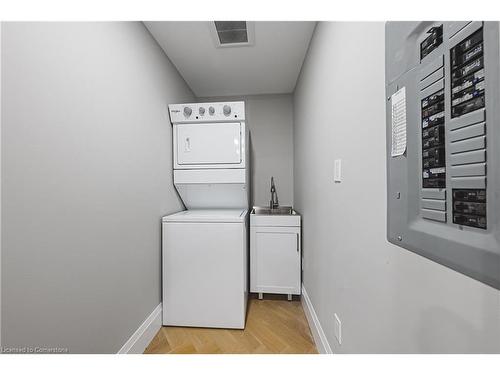 11 Cockshutt Road, Brantford, ON - Indoor Photo Showing Laundry Room