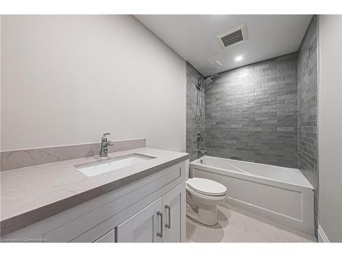 11 Cockshutt Road, Brantford, ON - Indoor Photo Showing Bathroom