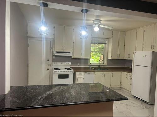 65 Strathcona Avenue S, Hamilton, ON - Indoor Photo Showing Kitchen