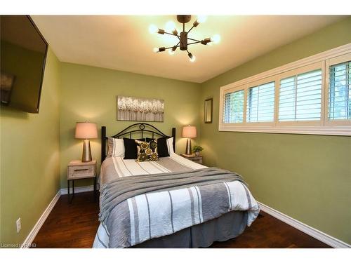 419 Sanatorium Road, Hamilton, ON - Indoor Photo Showing Bedroom