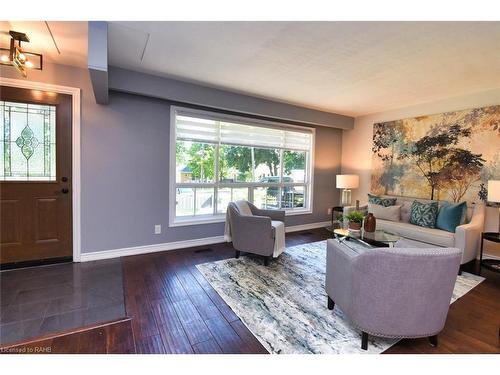 419 Sanatorium Road, Hamilton, ON - Indoor Photo Showing Living Room