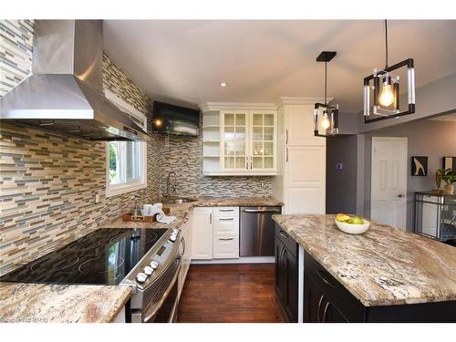 419 Sanatorium Road, Hamilton, ON - Indoor Photo Showing Kitchen With Upgraded Kitchen