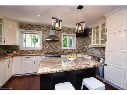 419 Sanatorium Road, Hamilton, ON - Indoor Photo Showing Kitchen With Upgraded Kitchen