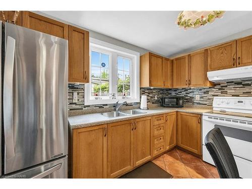 161 Oak Avenue, Hamilton, ON - Indoor Photo Showing Kitchen With Double Sink