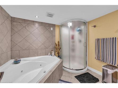 161 Oak Avenue, Hamilton, ON - Indoor Photo Showing Bathroom