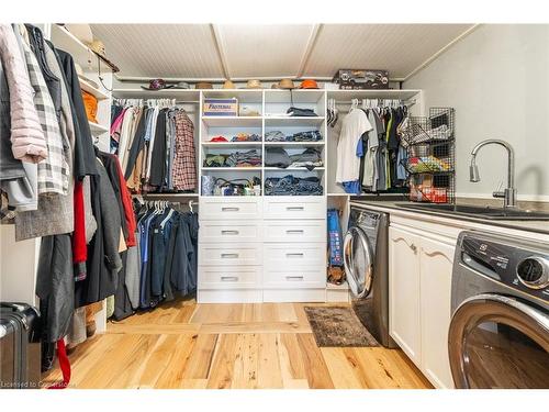 928 Brock Road, Flamborough, ON - Indoor Photo Showing Laundry Room