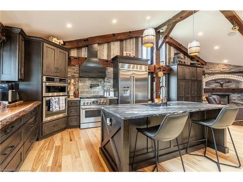 928 Brock Road, Flamborough, ON - Indoor Photo Showing Kitchen With Upgraded Kitchen