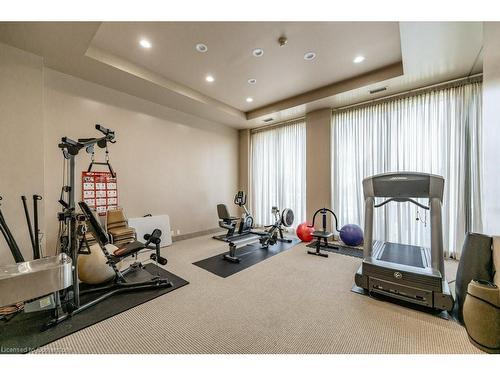 2W-174 Mountain Park Avenue, Hamilton, ON - Indoor Photo Showing Gym Room