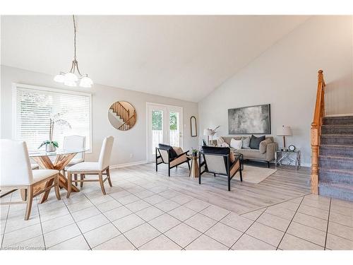 1-19 Bartlett Avenue, Grimsby, ON - Indoor Photo Showing Dining Room