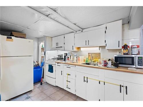 264 Burgar Street, Welland, ON - Indoor Photo Showing Kitchen