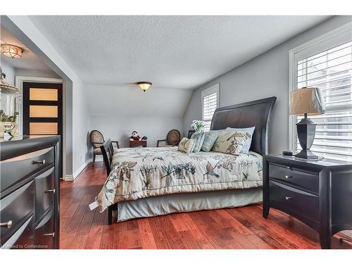 345 Freelton Road, Hamilton, ON - Indoor Photo Showing Bedroom