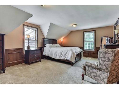 345 Freelton Road, Hamilton, ON - Indoor Photo Showing Bedroom