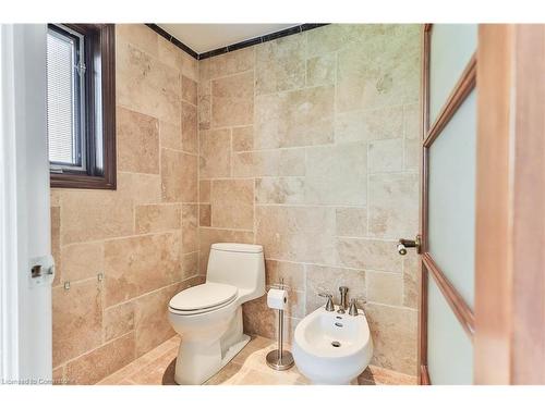 345 Freelton Road, Hamilton, ON - Indoor Photo Showing Bathroom