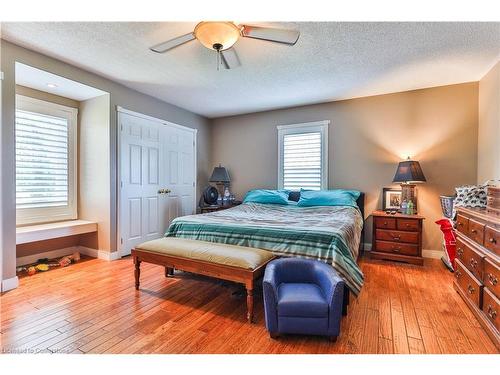 345 Freelton Road, Hamilton, ON - Indoor Photo Showing Bedroom