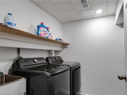 148 Toronto Street, Bracebridge, ON - Indoor Photo Showing Laundry Room