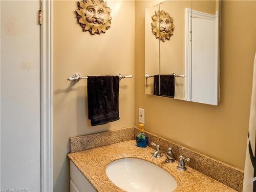 148 Toronto Street, Bracebridge, ON - Indoor Photo Showing Bathroom