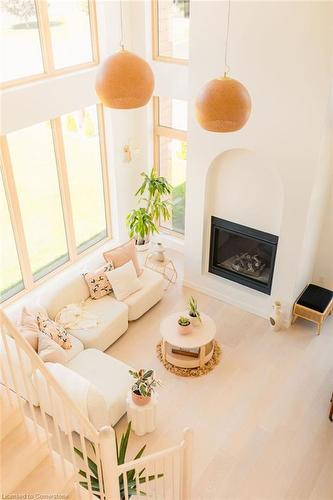 24 William Street, Tillsonburg, ON - Indoor Photo Showing Living Room With Fireplace