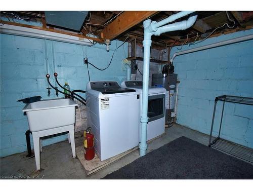 17 Craigroyston Road, Hamilton, ON - Indoor Photo Showing Laundry Room