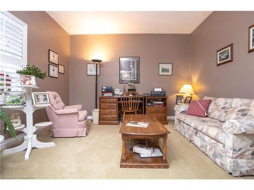 2740 South Grimsby #18 Road, West Lincoln, ON - Indoor Photo Showing Living Room