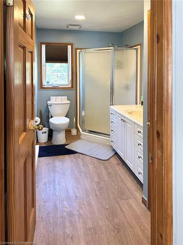 11 Legion Street, Tobermory, ON - Indoor Photo Showing Bathroom