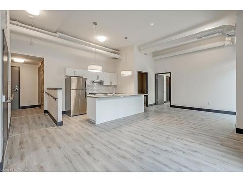 102-121 King Street E, Hamilton, ON - Indoor Photo Showing Kitchen