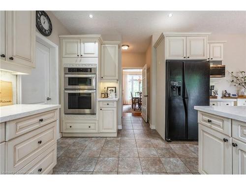 718 Rymal Road E, Hamilton, ON - Indoor Photo Showing Kitchen