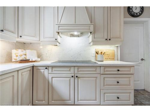 718 Rymal Road E, Hamilton, ON - Indoor Photo Showing Kitchen