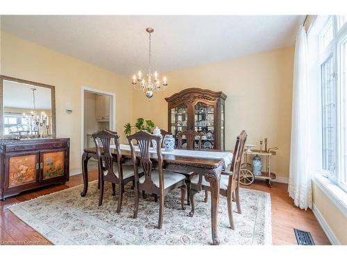 718 Rymal Road E, Hamilton, ON - Indoor Photo Showing Dining Room