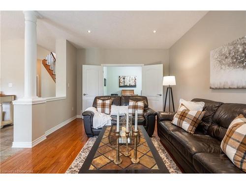 718 Rymal Road E, Hamilton, ON - Indoor Photo Showing Living Room