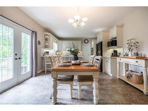 718 Rymal Road E, Hamilton, ON - Indoor Photo Showing Dining Room