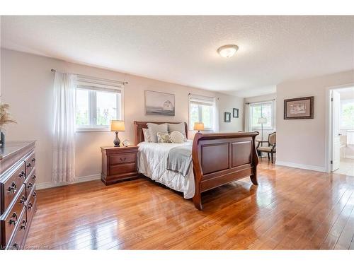 718 Rymal Road E, Hamilton, ON - Indoor Photo Showing Bedroom