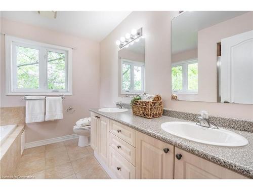 718 Rymal Road E, Hamilton, ON - Indoor Photo Showing Bathroom