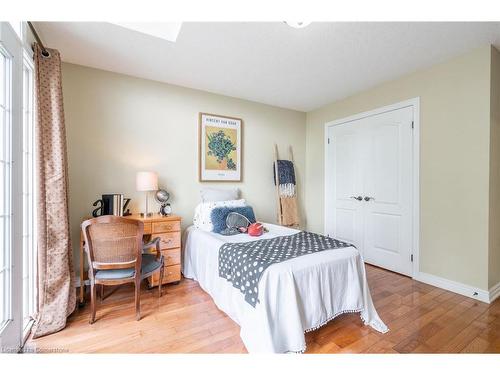 718 Rymal Road E, Hamilton, ON - Indoor Photo Showing Bedroom