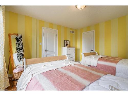 718 Rymal Road E, Hamilton, ON - Indoor Photo Showing Bedroom