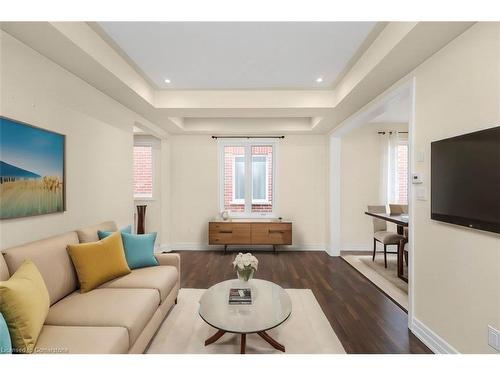 9538 Tallgrass Avenue, Niagara Falls, ON - Indoor Photo Showing Living Room