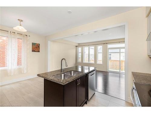 9538 Tallgrass Avenue, Niagara Falls, ON - Indoor Photo Showing Kitchen With Double Sink