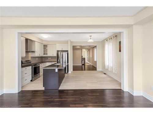 9538 Tallgrass Avenue, Niagara Falls, ON - Indoor Photo Showing Kitchen With Stainless Steel Kitchen